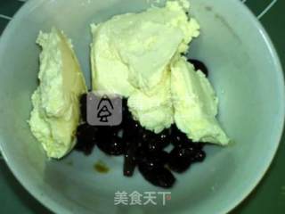 Caterpillar Bread with Cheese Raisin recipe