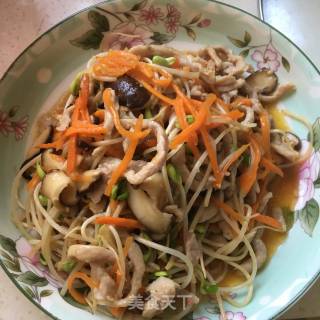 Fried Noodles with Shredded Pork recipe