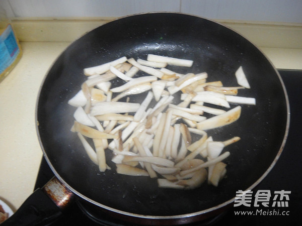 Stir-fried Pork Belly with Pleurotus Eryngii recipe