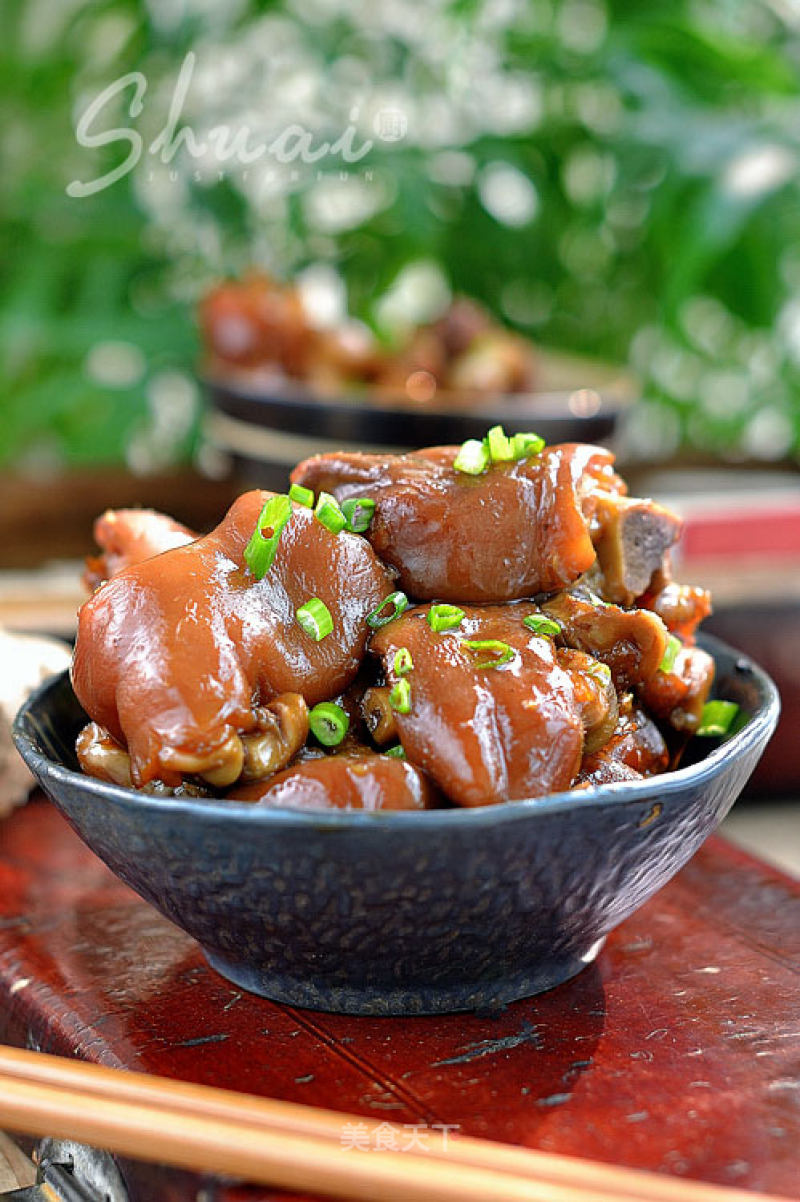 It’s Cold and Stick A Bit of Fat [braised Pork Knuckles] (pressure Cooker Version) recipe