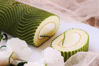 Wavy Matcha Cake Roll recipe