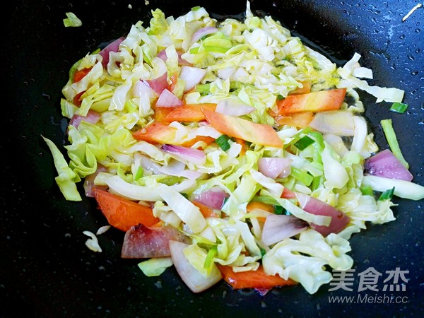 Fried Rice Noodles with Sauerkraut recipe