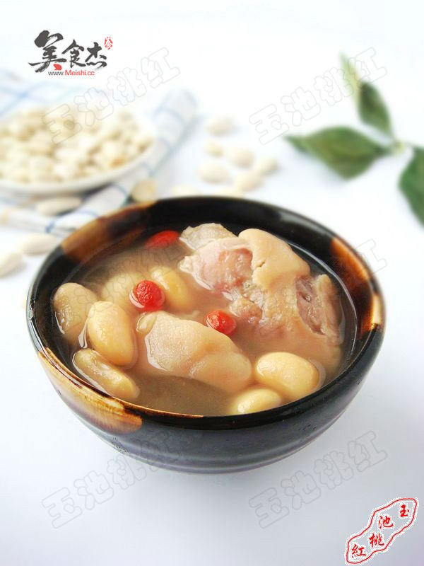 Kidney Bean Pork Knuckle Soup recipe