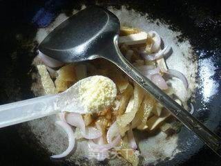 Fried Onion Skin and Fragrant Dry recipe