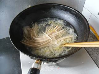 Northeast Sauerkraut Noodles recipe