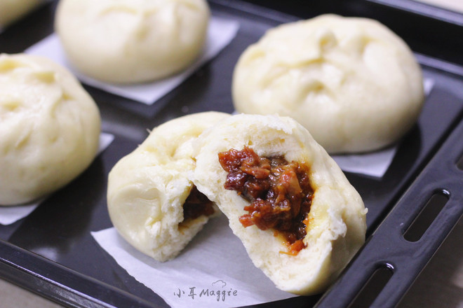 Cantonese Style Barbecued Pork Buns with Honey Sauce recipe