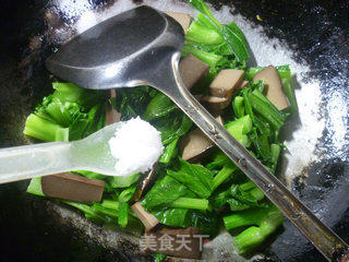 Stir-fried Rapeseed with Dried Eggs recipe