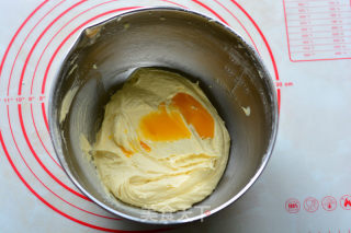 Sweet and Sour Passion Fruit Pound Cake with A Cloud-like Texture recipe