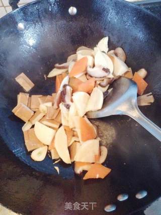 Stir-fried Bean Curd with Winter Bamboo Shoots recipe