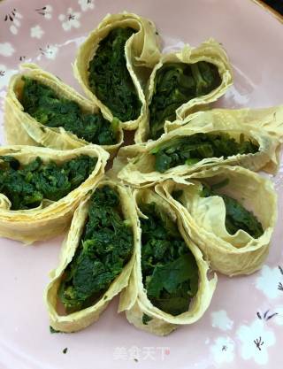 Celery Leaf Bean Curd Roll recipe