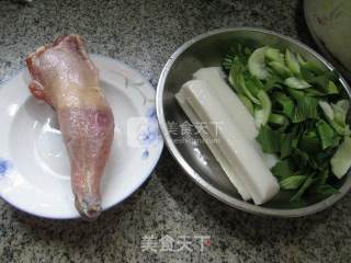 Rice Cake Soup with Green Vegetables and Cured Chicken Drumsticks recipe