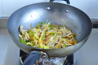 Stir-fried Pork Belly with Chives recipe