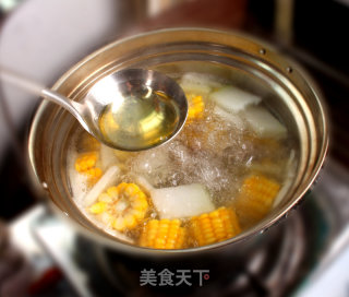 The Practice of Winter Melon and Corn Ribs Soup. recipe