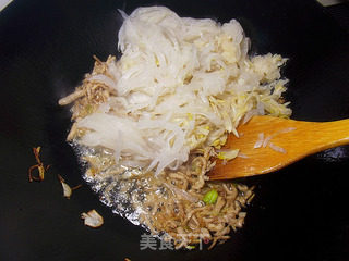 Fried Vermicelli with Sauerkraut recipe