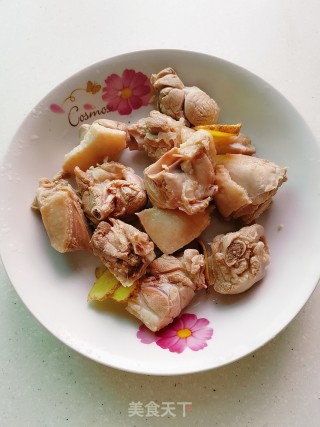 Duck Legs, Red Dates and Pear Soup recipe