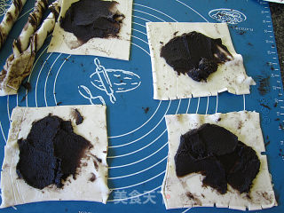 Black and White Sesame Pastry Snacks recipe