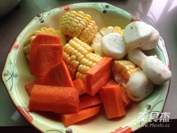 Carrot and Corn Pork Ribs Soup recipe