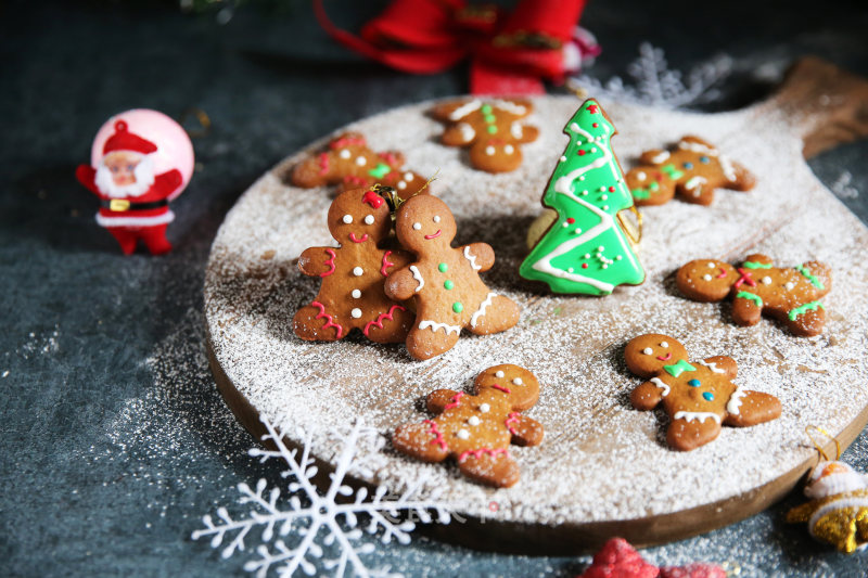 Christmas Greetings Packed into Cookies-gingerbread Man