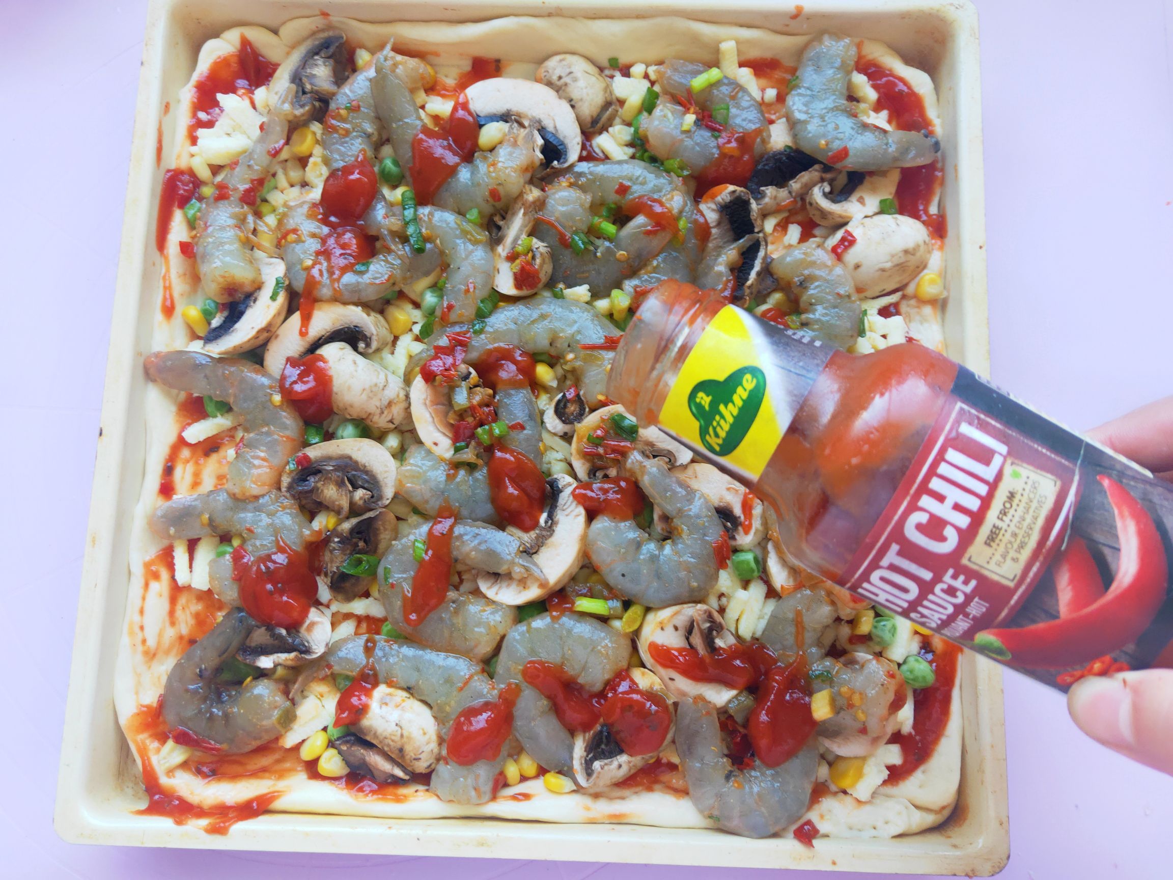 Shrimp Pizza with Tomato Chili Sauce recipe