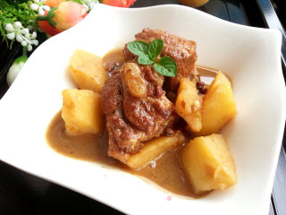 Stewed Pork Ribs with Potatoes recipe