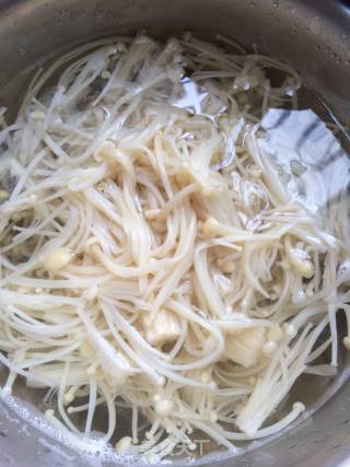 Enoki Mushroom Mixed with Cucumber recipe