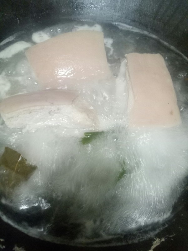 Plum Pork with Sweet Taro recipe