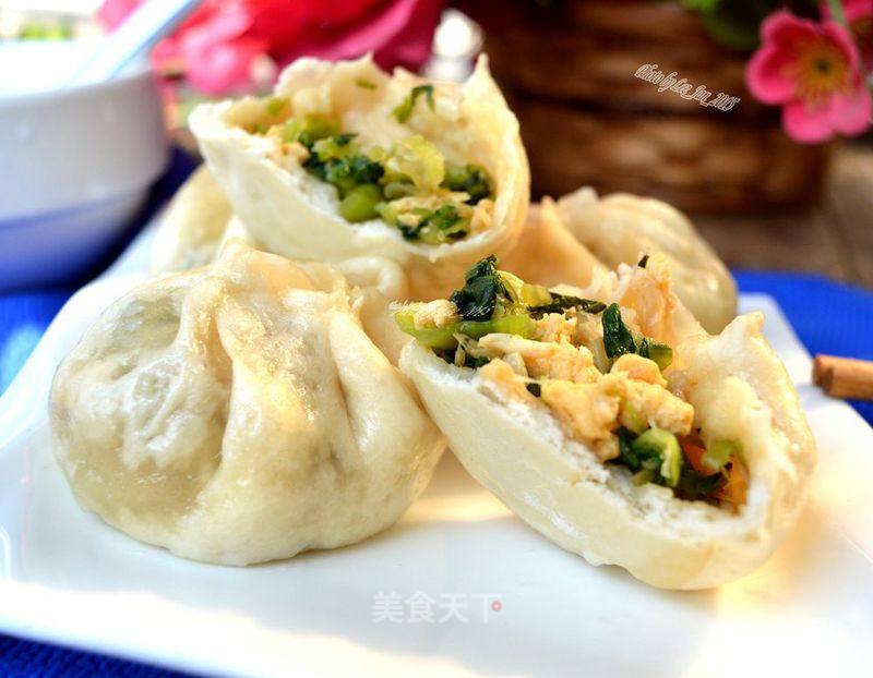 Duck Egg Buns with Green Vegetables recipe