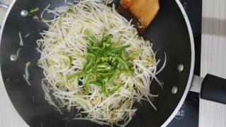 Fried Mung Bean Sprouts with Cumin recipe