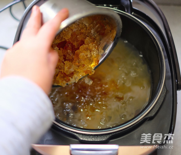 White Fungus and Lotus Seed Soup recipe