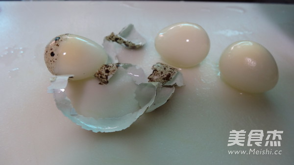 Marinated Quail Eggs recipe