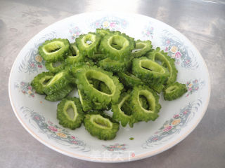 Black Fungus Mixed with Bitter Gourd recipe