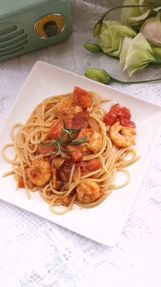 Spaghetti with Tomato and Shrimp