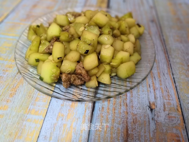 Stir-fried Diced Cucumber with Minced Meat recipe