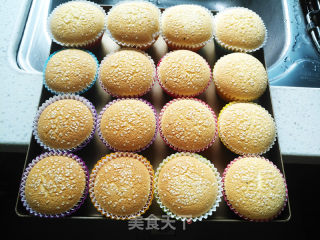 Super Soft and Delicate Sponge Cupcakes recipe