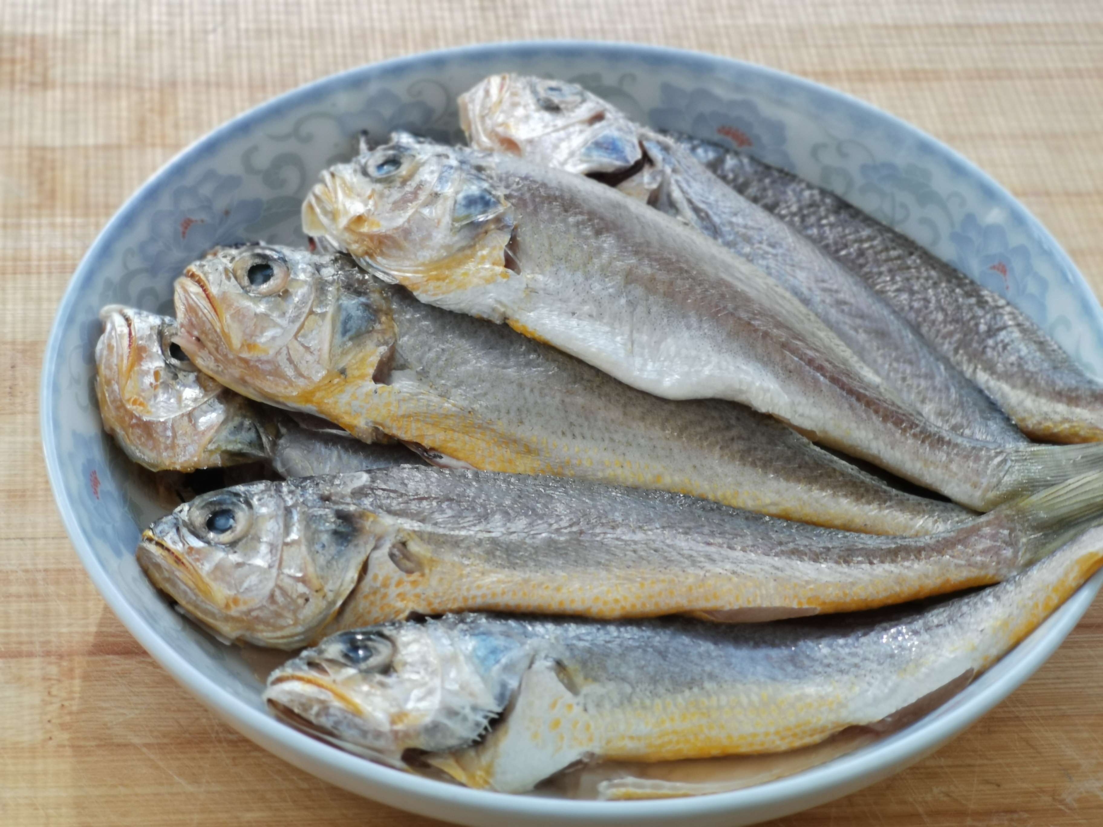 Fried Small Yellow Croaker recipe