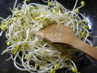 Fried Goose Intestines with Soybean Sprouts recipe