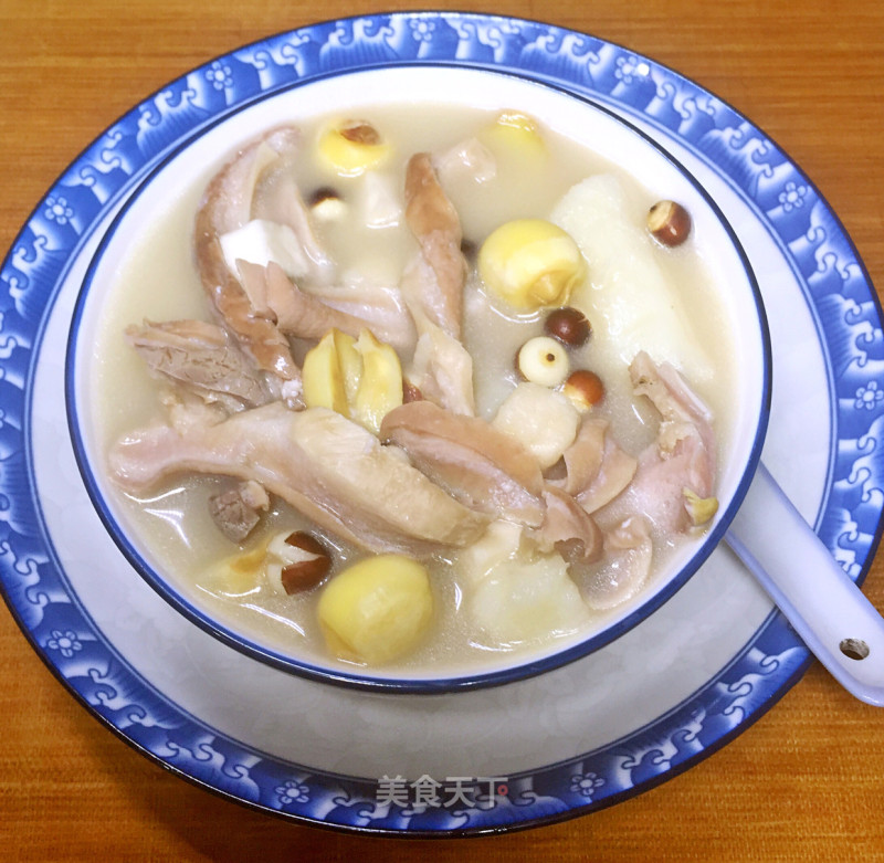 Spleen Nourishing Stomach Sishen Pork Belly Soup recipe