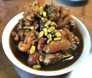 Braised Pork Knuckles with Edamame recipe