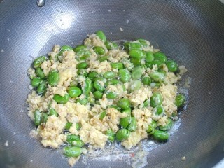 The Grains are Crispy-eggs and Broad Beans recipe