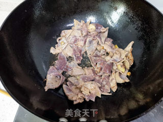 Stir-fried Pork Liver with Lettuce recipe