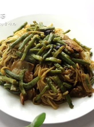 Braised Noodles with Beans recipe