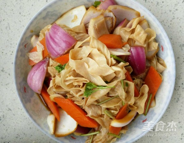 Onions Mixed with Bean Curd recipe