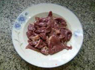 Stir-fried Pork Heart with Garlic Stalks recipe