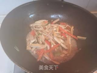 Stir-fried Bean Curd with Red Pepper recipe