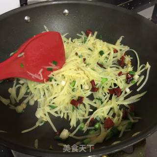 Hot and Sour Potato Shreds recipe