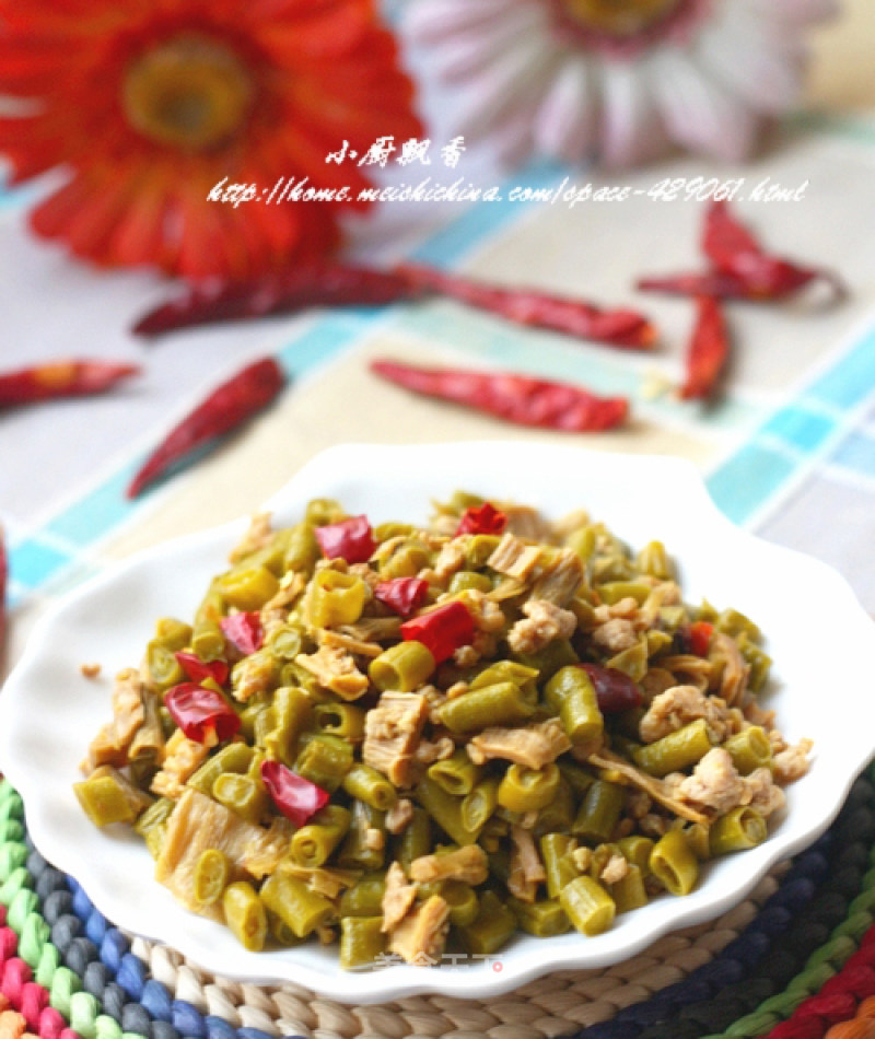 Stir-fried Minced Pork with Dried Bamboo Shoots and Capers recipe