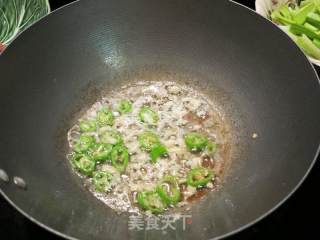 Stir-fried Cowpea with Pork Neck recipe