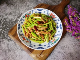 Stir-fried Shredded Pork with Garlic Moss recipe