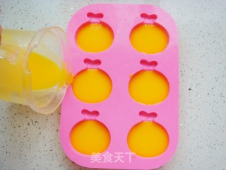 Mango Two-color Cartoon Pudding recipe