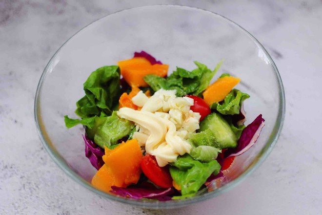 Garlic Salad with Seasonal Vegetables and Fruits recipe